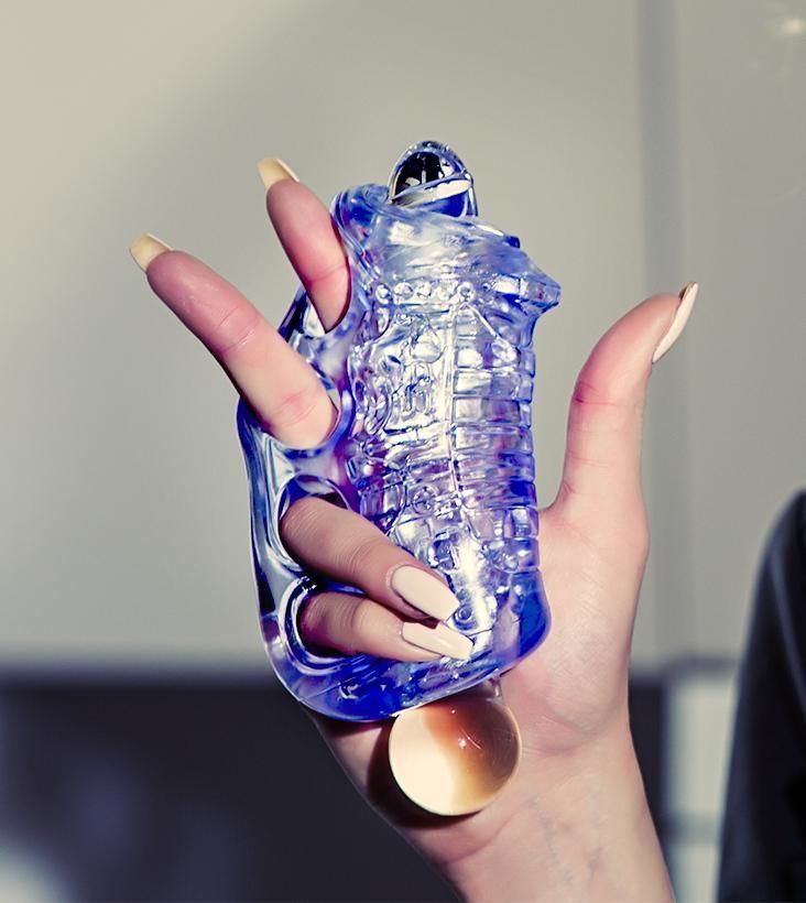 Мастурбатор fleshlight fleshskins grip blue ice, надійна фіксація на руці, відмінно для пар та мінет Мастурбатор fleshlight fleshskins grip blue ice, надійна фіксація на руці, відмінно для пар та мінет
