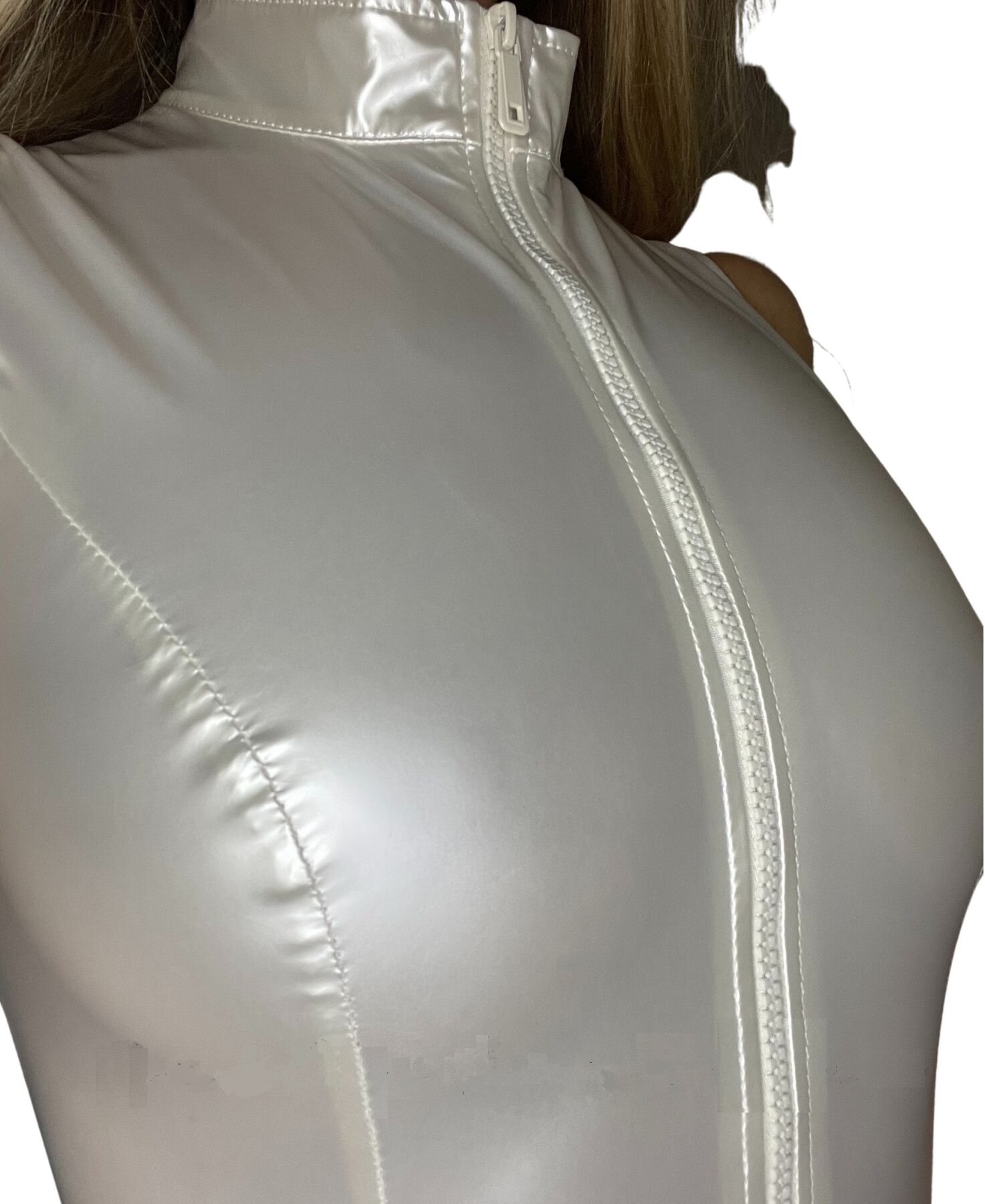 kombidress lakirovannyy belyy derzkaya stella xs s molniya na vse telo 78340474276153.jpg kombidress lakirovannyy belyy derzkaya stella xs s molniya na vse telo 78340474276153.jpg